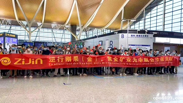 bv伟德国际体育1946首趟“点对点”包机护送员工赴刚返岗