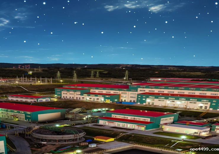 丘卡卢-佩吉铜金矿